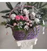 Композиция из нобилиса и цикламена в корзине  1
