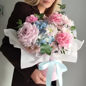 Коробка Нежное облако цветов от интернет-магазина «VeraRosa»