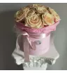 Кремовые розы в шляпной коробке 